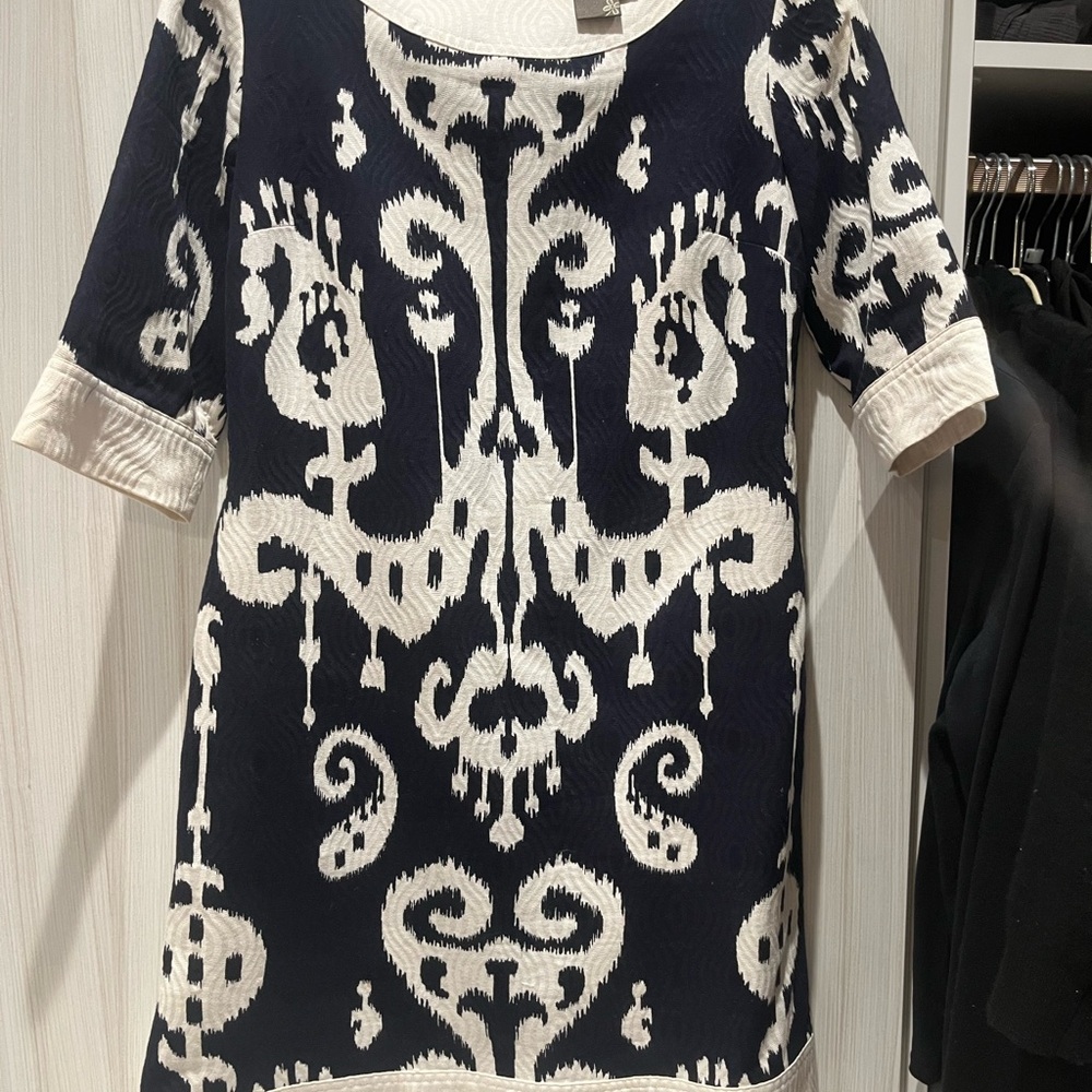 Taylor Size 4, 3/4 length arm, Navy and White Dress